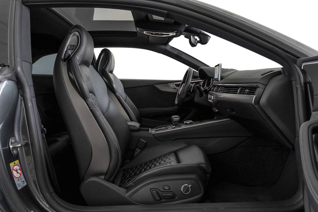 Audi RS5 TFSI quattro 2.9L