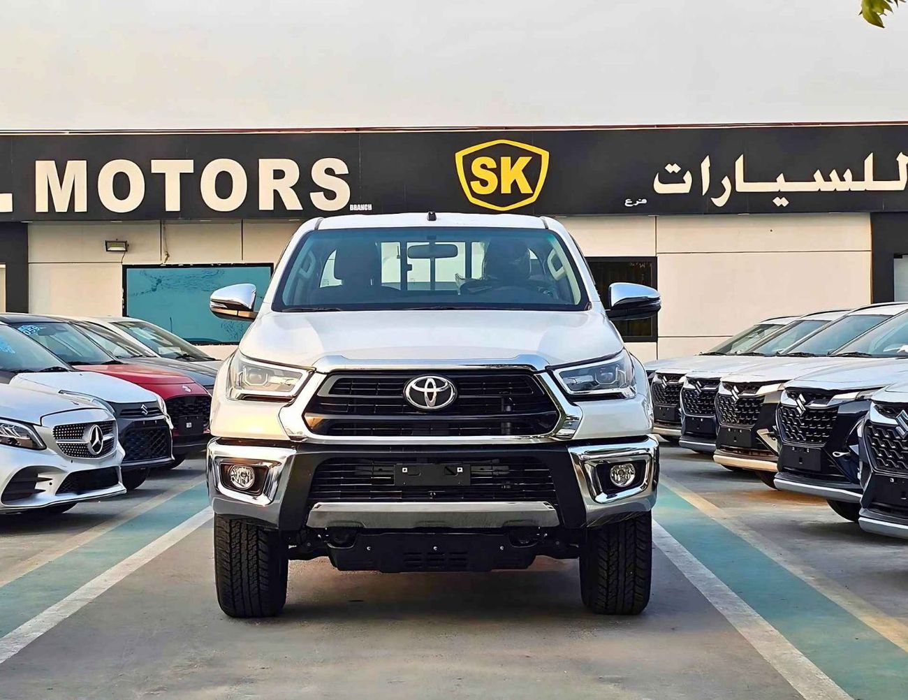 Toyota Hilux SR5 WIDE BODY/DOUBLE CABIN/FULL OPTION WITH DIFFLOCK CHROME HANDLE AND BUMPER/2.7L PETROL M/T 4WD/CO