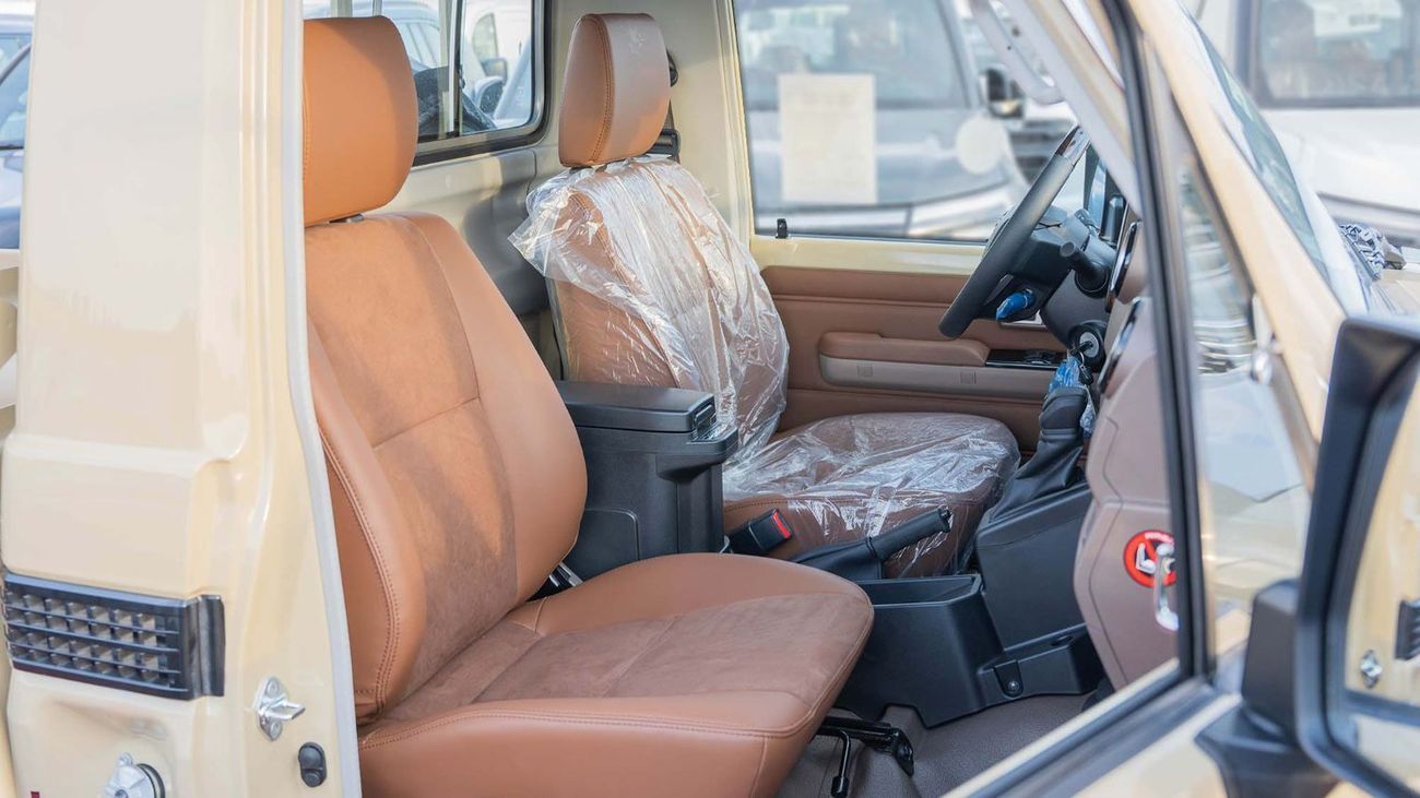 تويوتا لاند كروزر بيك آب 2025 Toyota Land Cruiser LC 79 2.8L SC AT Diesel Full Option (Beige)