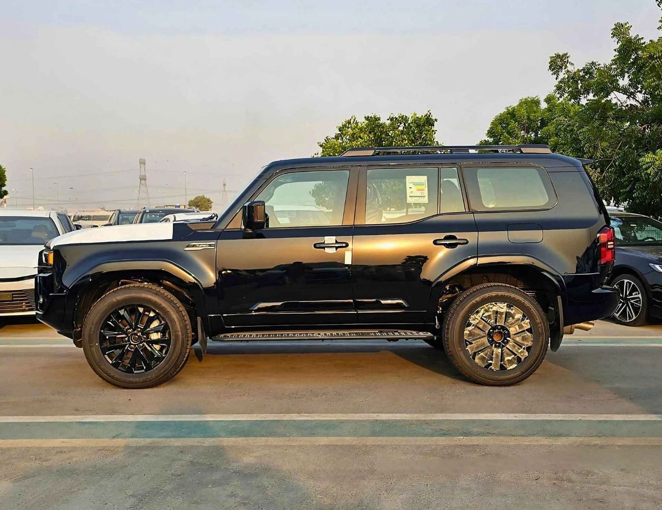 تويوتا برادو LUXURY TURBO/ 2.4L V4 PETROL/ 360* WITH HEADUP DISPLAY/ RADAR/ PANORAMIC (CODE # PLUX)