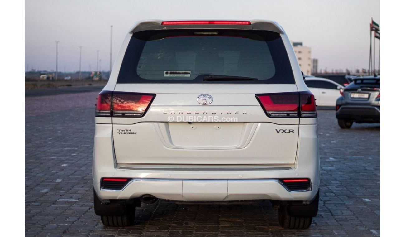 تويوتا لاند كروزر VXR