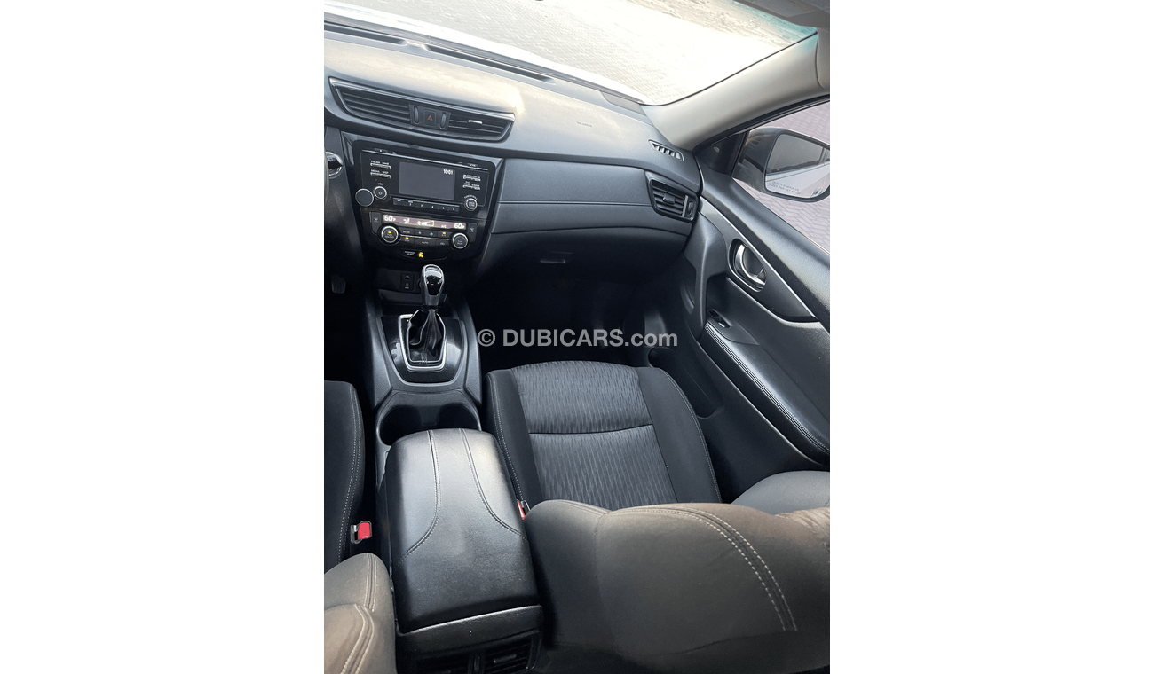 Nissan Rogue nissan rouge 2017 usa in very good    Nissan Pathfinder    Excellent Condition (USA  _ SPEC) - MODEL