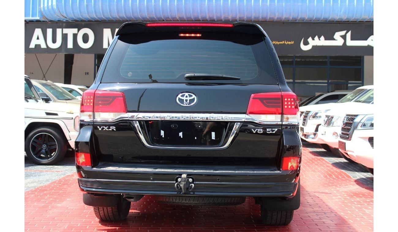 تويوتا لاند كروزر (2019) VXR V8 5.7, GCC, UNDER WARRANTY FROM LOCAL DEALER