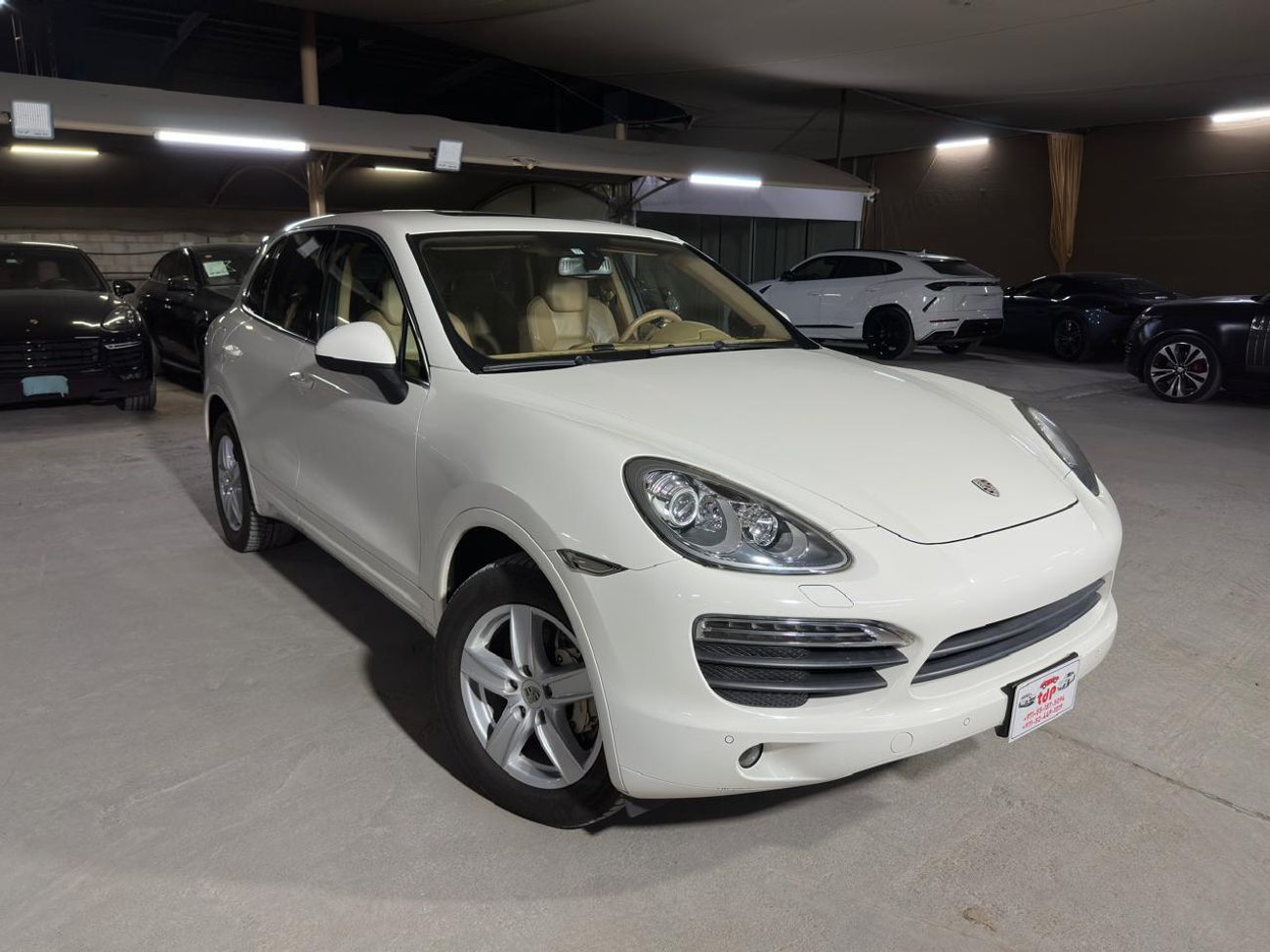Porsche Cayenne S 4.8L PORSCHE CAYENNE S 2012 | 14-WAY ADAPTIVE SEATS | SUNROOF | PORSCHE SERVICE HISTORY