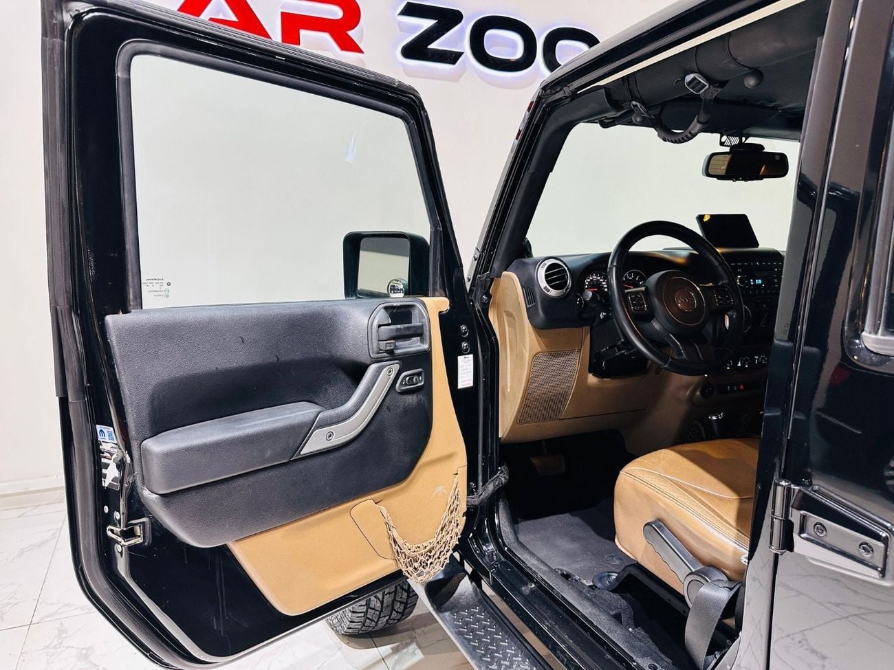 Jeep Wrangler Unlimited Sahara 3.6L A/T