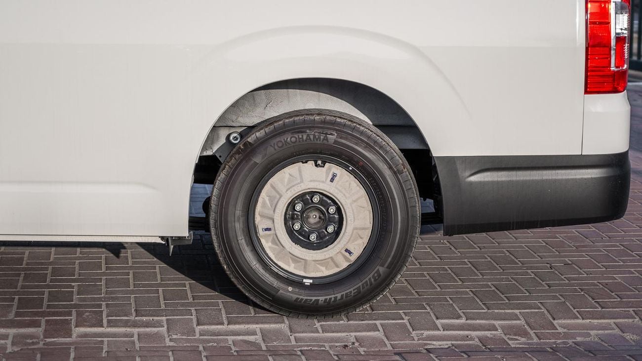 تويوتا هاياس TOYOTA HIACE 2.8L 13STR MT DSL -2026YM