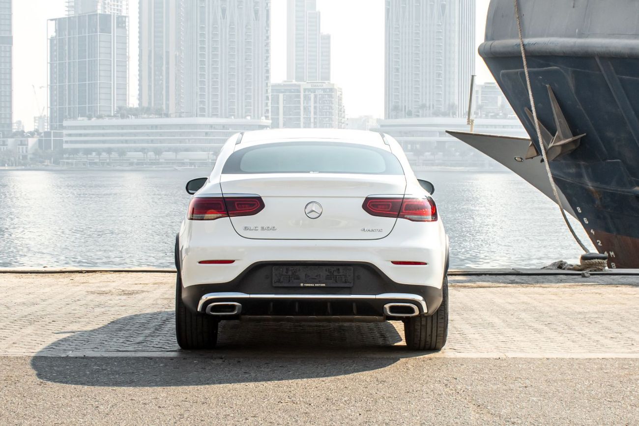 مرسيدس بنز GLC 300 4MATIC 2.0L