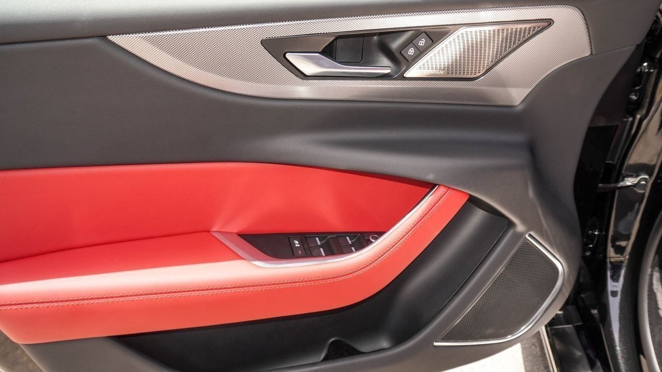 جاكوار XE R DAYNAM  P250