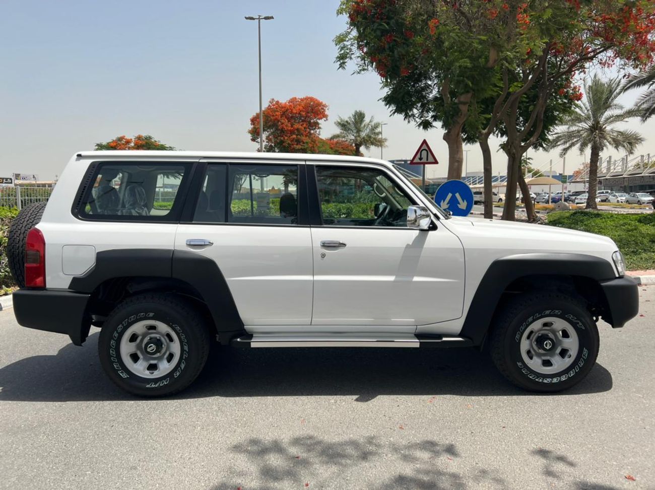 نيسان باترول سفاري GL 4.8L A/T (7 Seater)