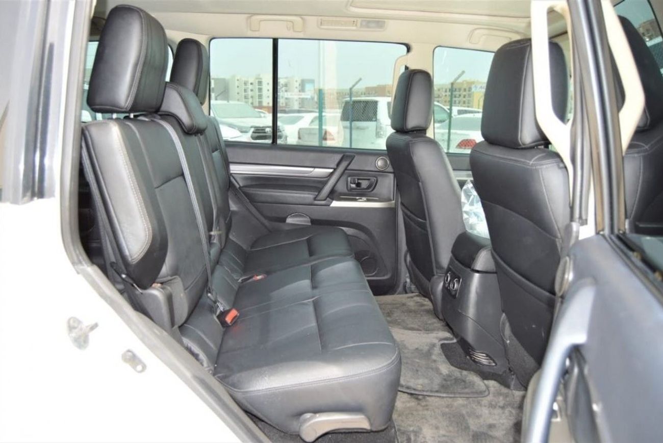 Mitsubishi Pajero Full option clean car