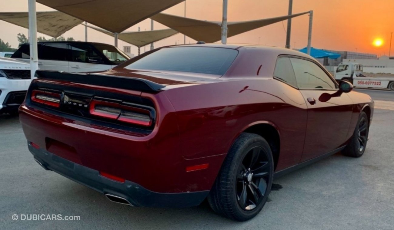 Dodge Challenger Dodge Challenger 2017     Screen    Bluetooth    Cruise control    Behind the steering wheel control