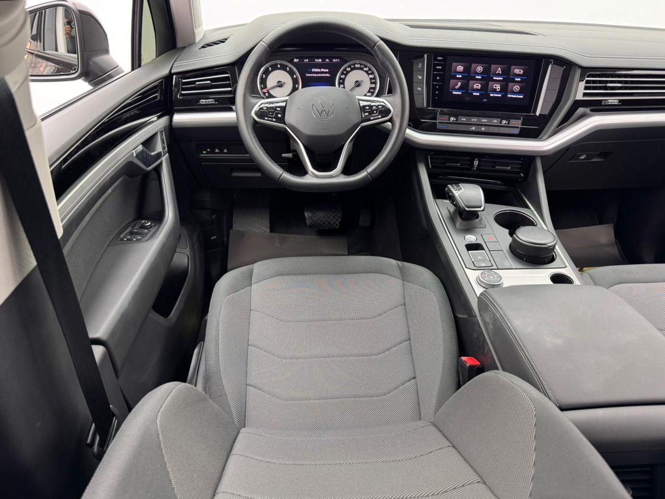 Volkswagen Touareg Trendline 3.0L 2021 Volkswagen Touareg Trendline, VW Service History, 1 Year Warranty, GCC