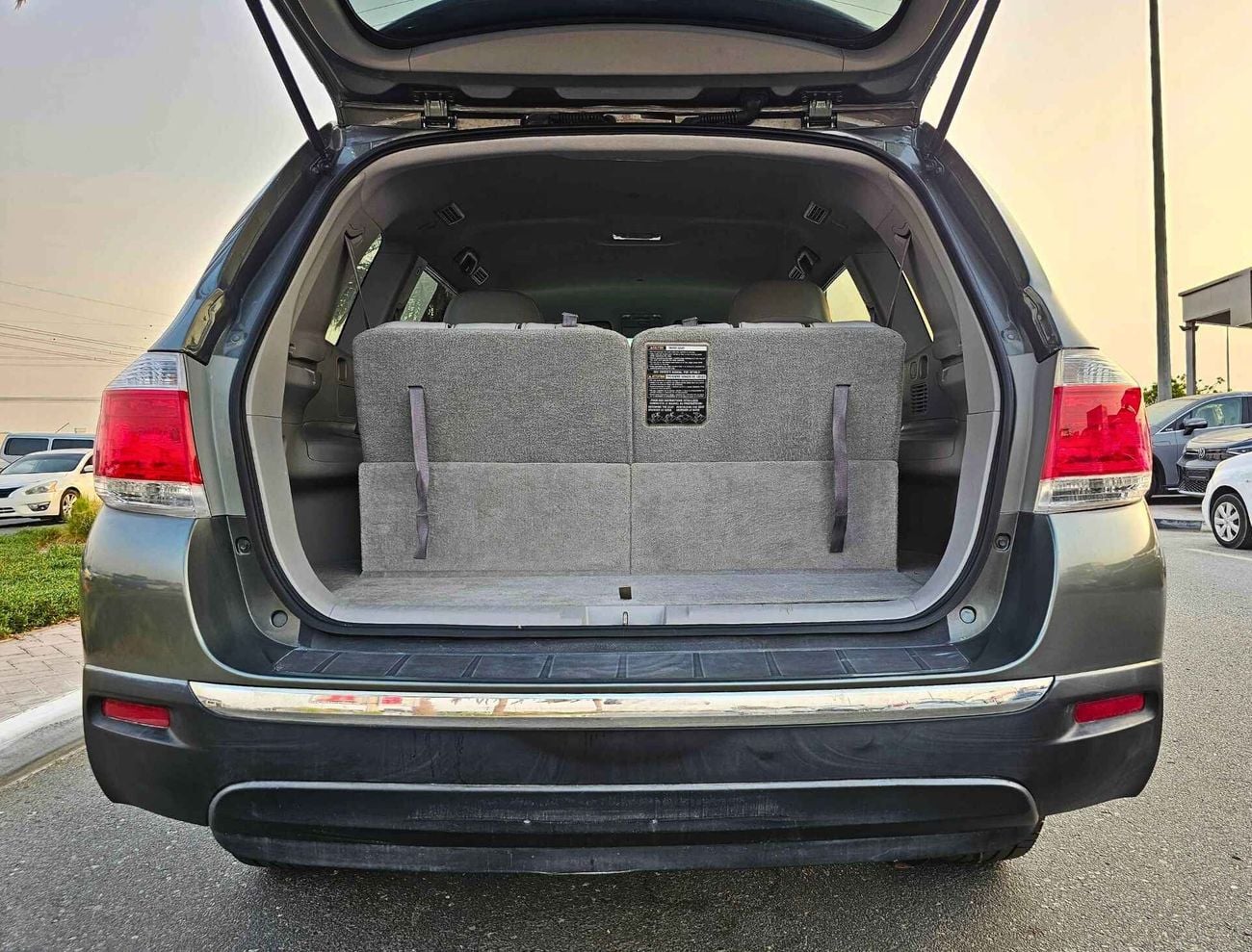 تويوتا هايلاندر BASE/ V6 AWD/ ELECTRIC AND LEATHER SEATS/ DVD REAR CAMERA/ LOT# 50303