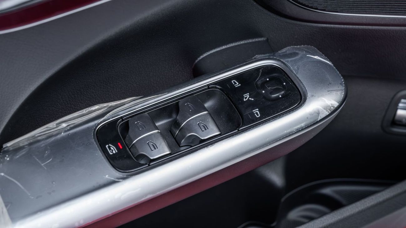 مرسيدس بنز C 200 MERCEDES BENZ C200 2.0L-2025YM