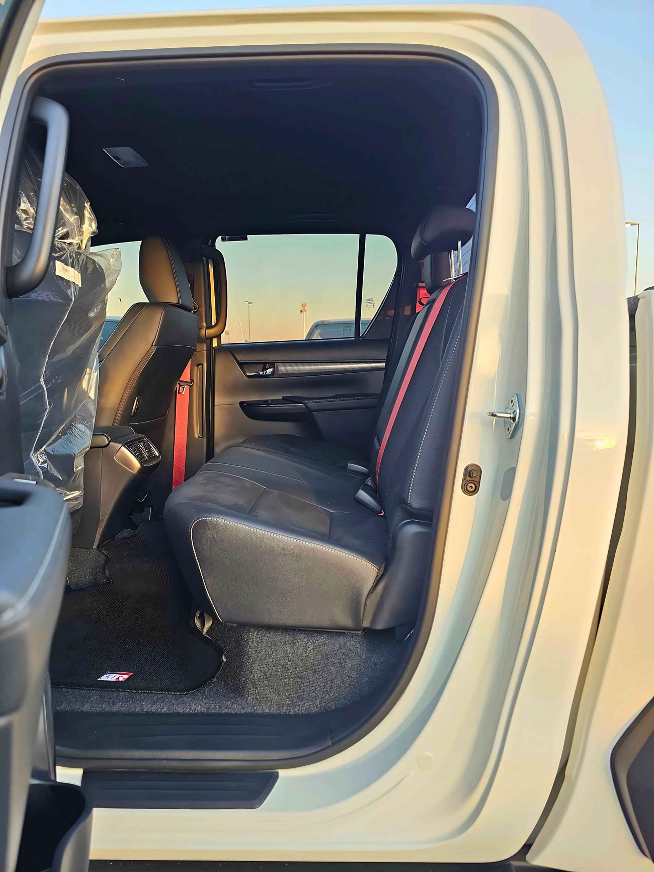 تويوتا هيلوكس GR SPORT REVO / 2.8L DIESEL / A/T / 360*CAMERA / FULL OPTION   (CODE #  69067)