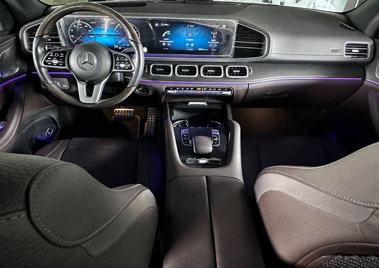 مرسيدس بنز GLS 580 Premium 4.0L (481 HP)