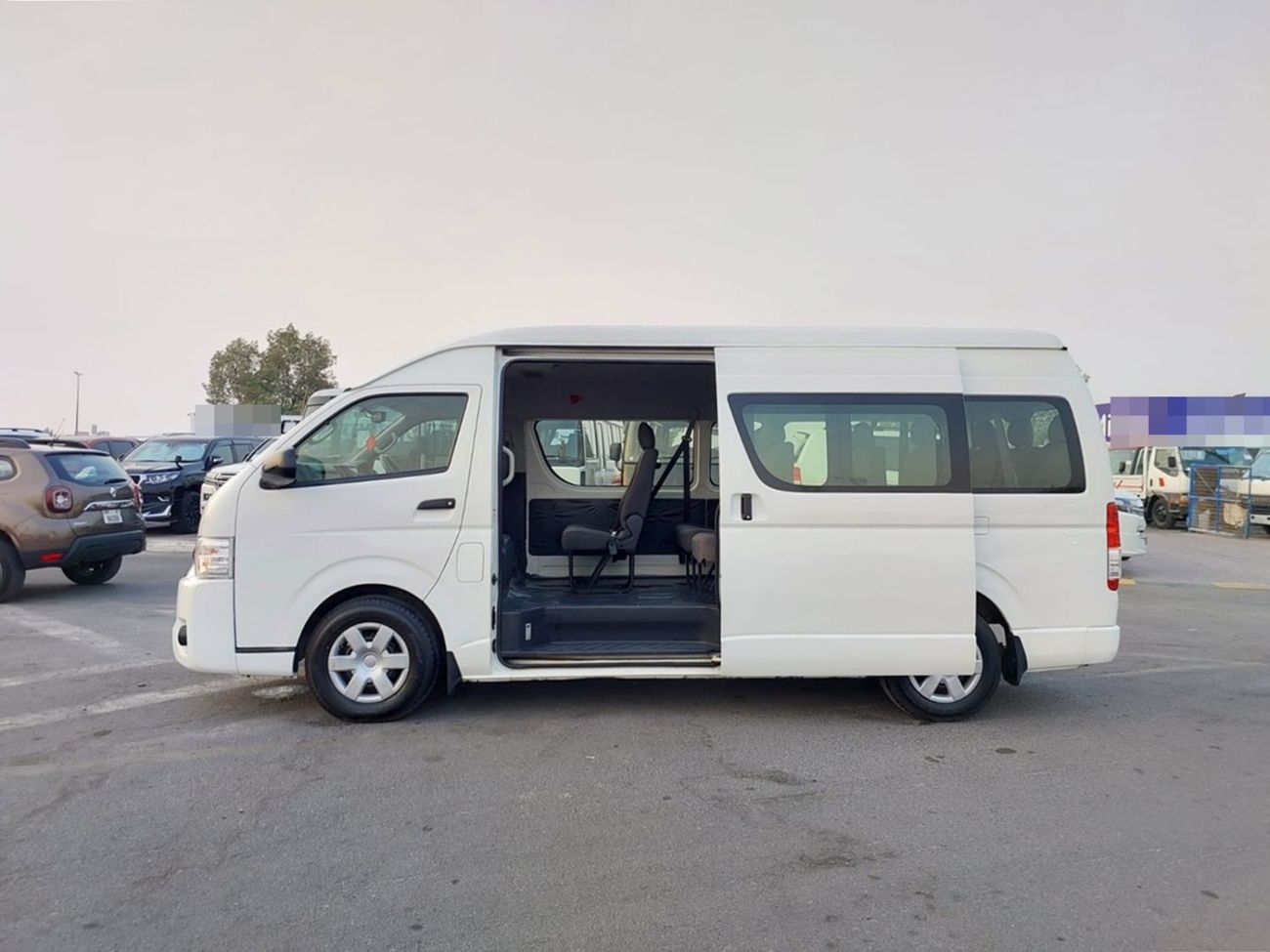 Toyota Hiace TOYOTA HIACE COMMUTER VAN RHD 2016 MODEL 3.0 L DIESEL AUTOMATIC(PM28060)