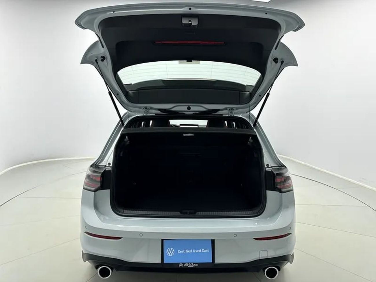 Volkswagen Golf GTI GTI Black Style 2.0L GTI 2.0L Leather seats