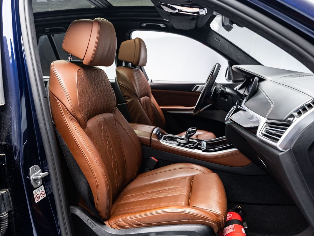 بي أم دبليو X5 2021 BMW X5 M50i, 4.4L TC V8, AWD, 523 bhp, 8 Speed Automatic.