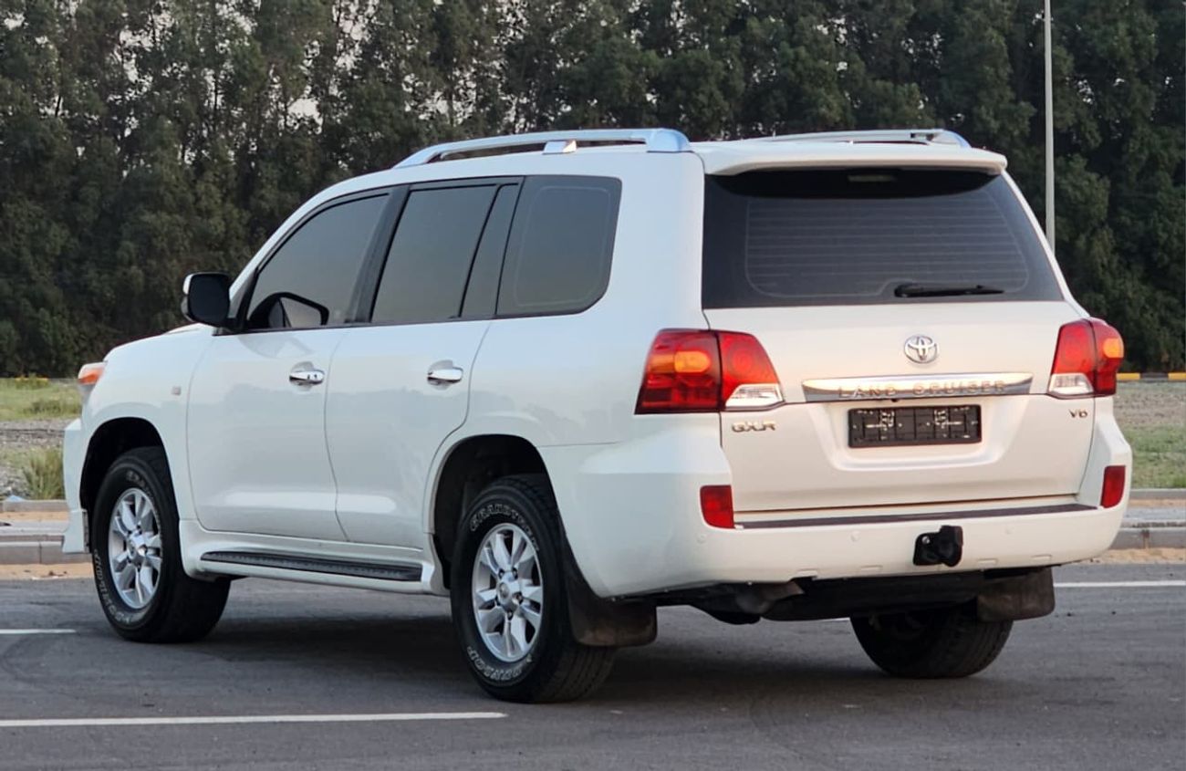 Toyota Land Cruiser GXR V6