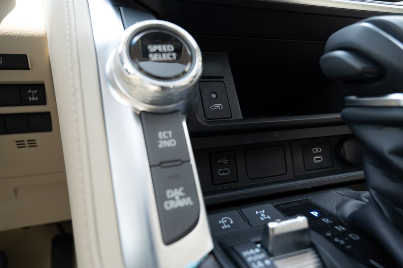 Toyota Land Cruiser GXR V1 4.0L Petrol 2026