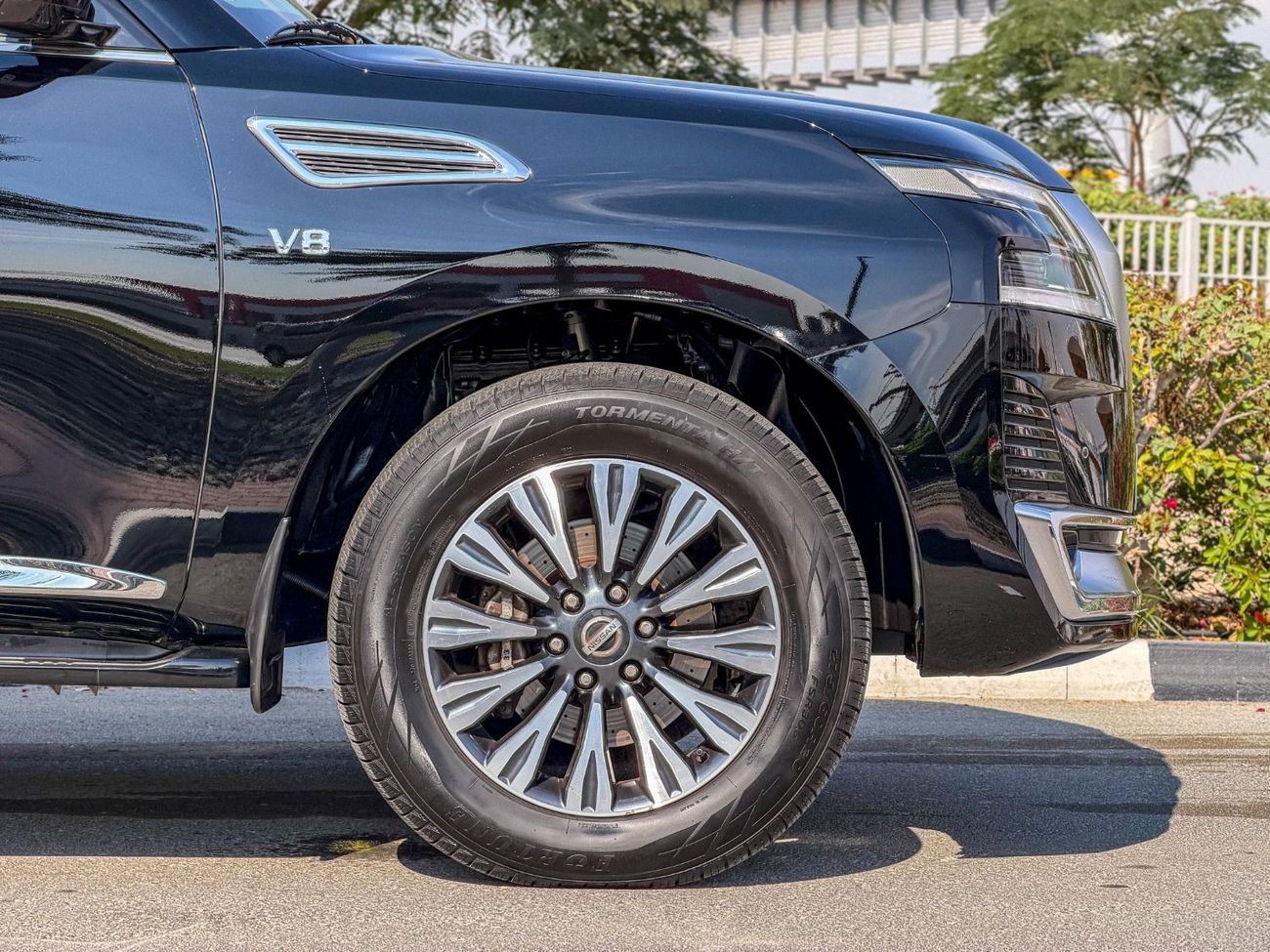 نيسان باترول LE Titanium Chrome 5.6L