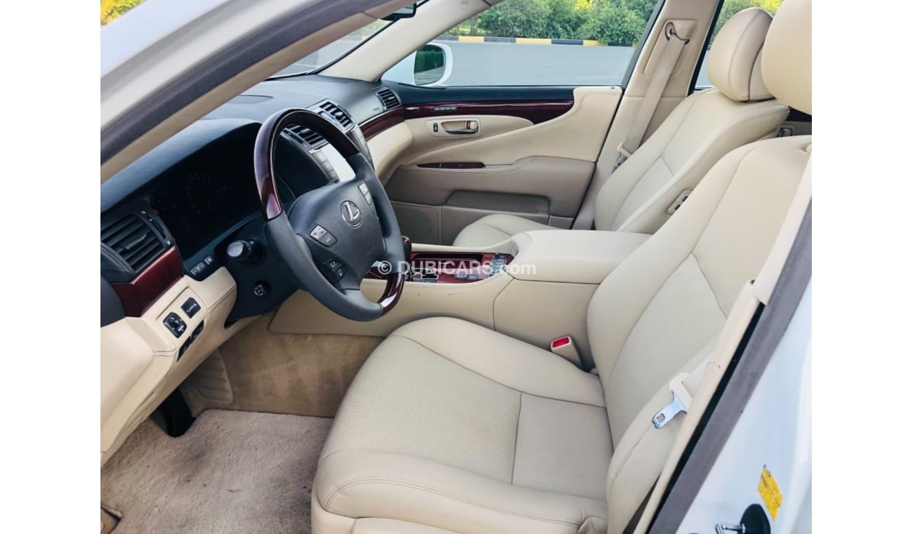 لكزس LS 460 لكزس Ls460 موديل 2012 خليجي حاله ممتازه من الداخل والخارج كراسي جلد ومثبت سرعه وتحكم كهربي كامل ونظا