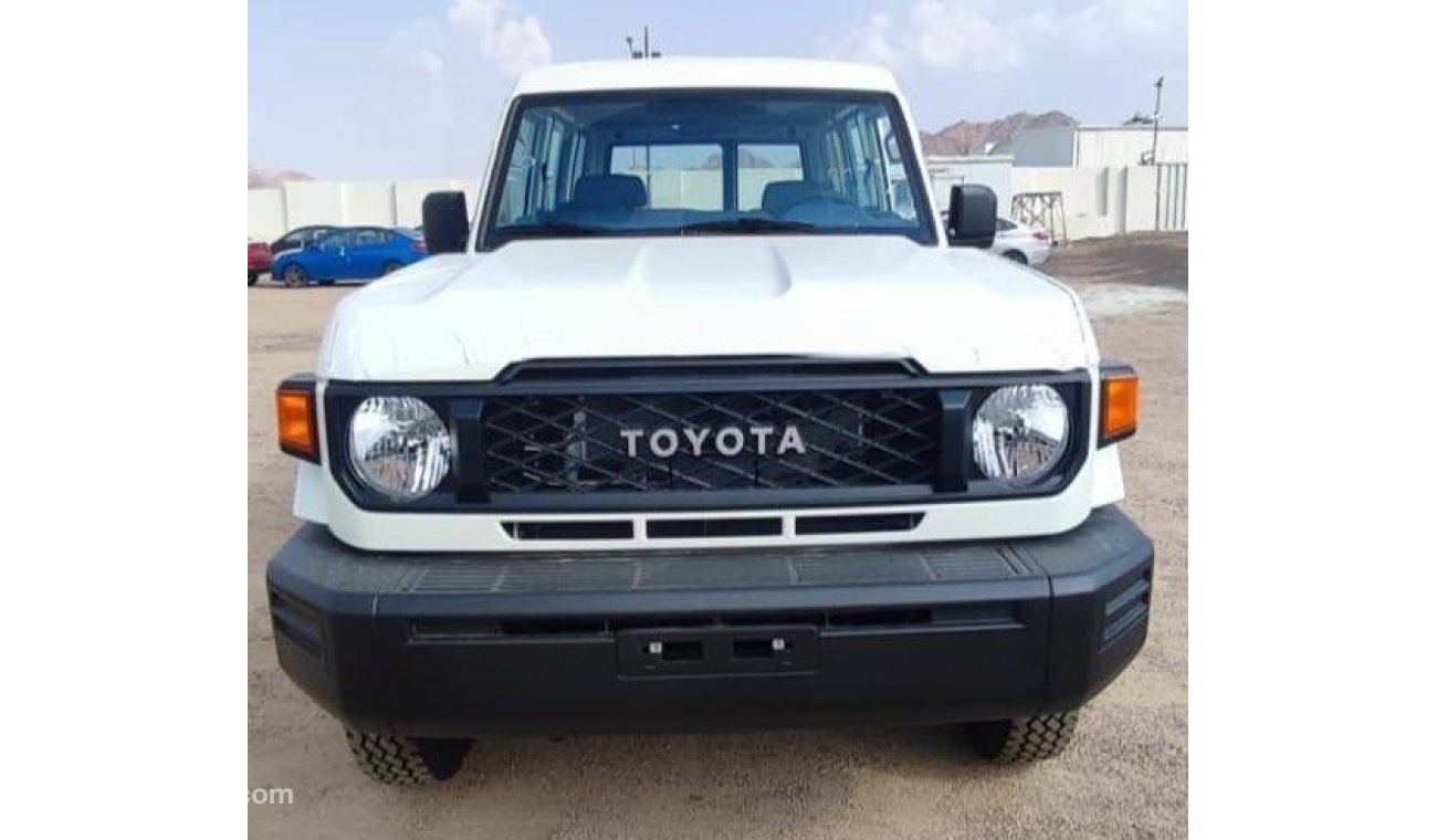 تويوتا لاند كروزر بيك آب TOYOTA LANDCRUISER STEEL ROOF VAN ( HZJ) LC78