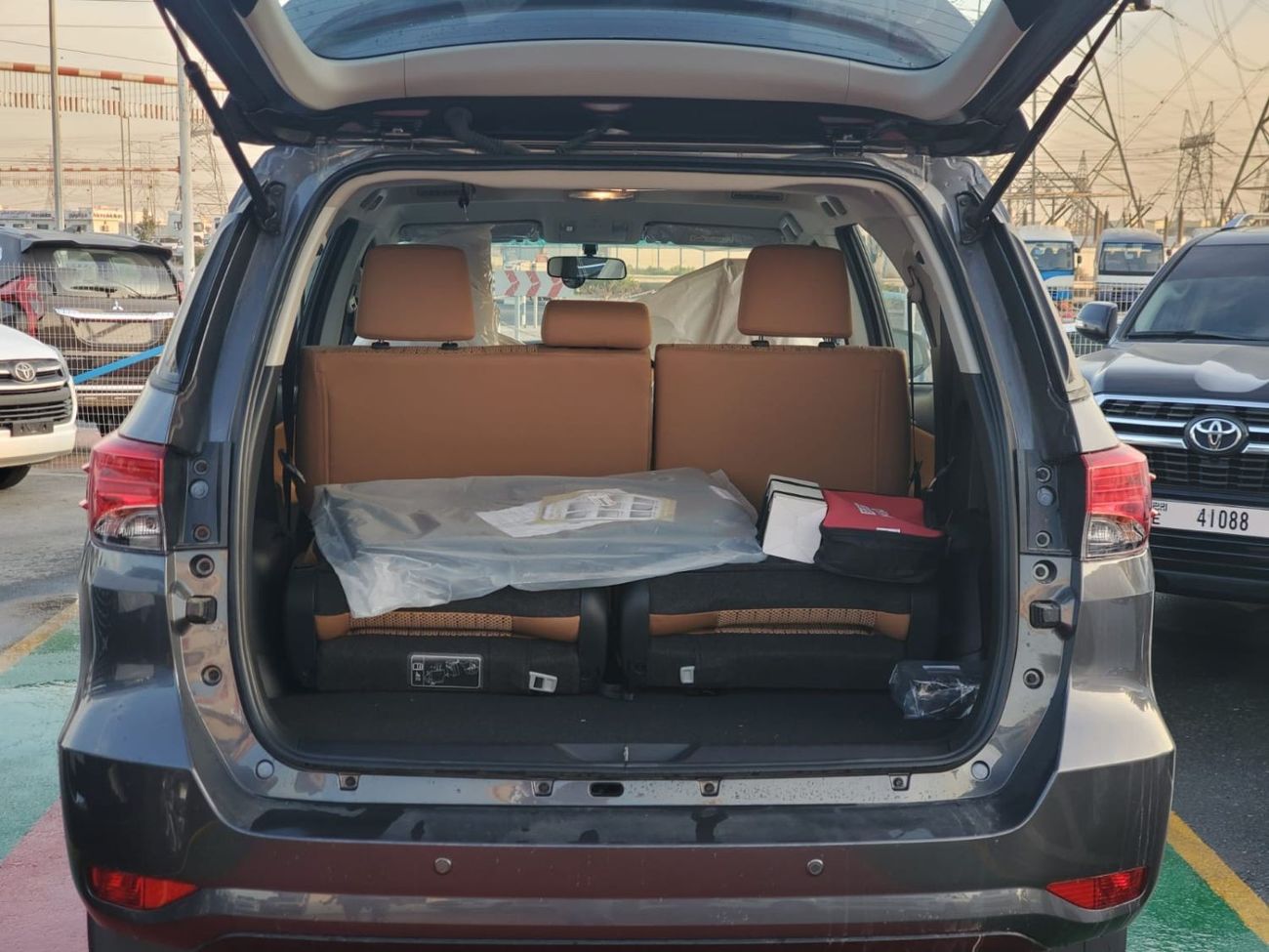 تويوتا فورتونر Toyota Fortuner GX A/T 4X2 2.7L V4 2022 Model Gray Color