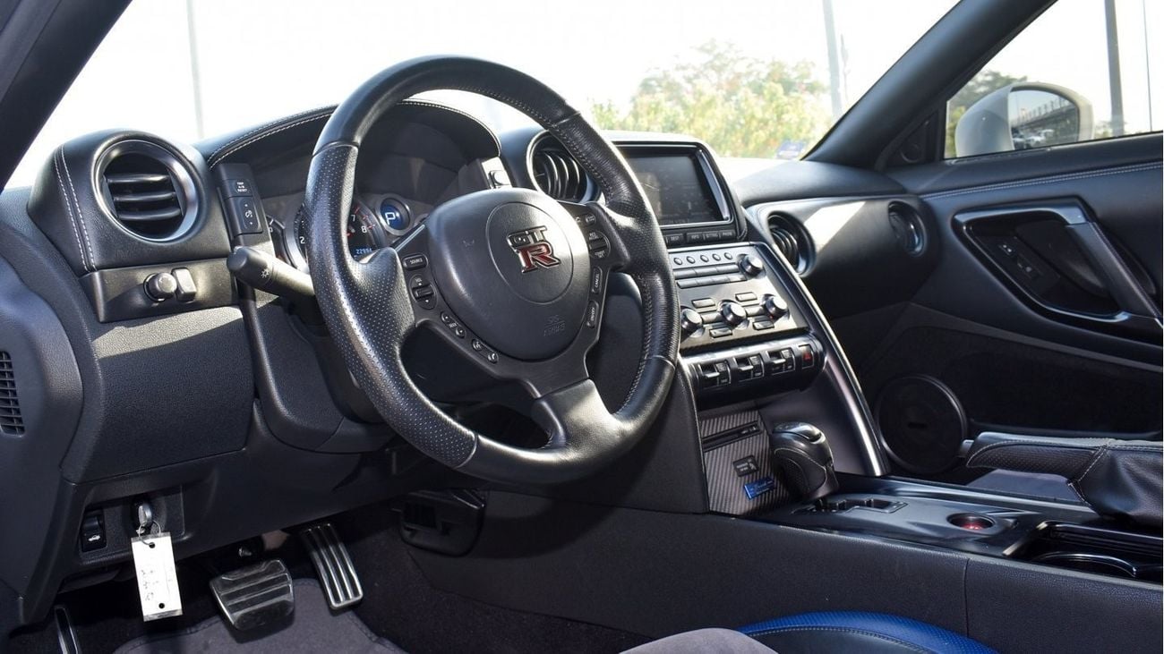 Nissan GTR Black edition