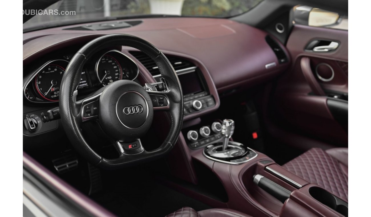 Audi R8 V10 | 5,677 P.M  | 0% Downpayment | Magnificient Condition!
