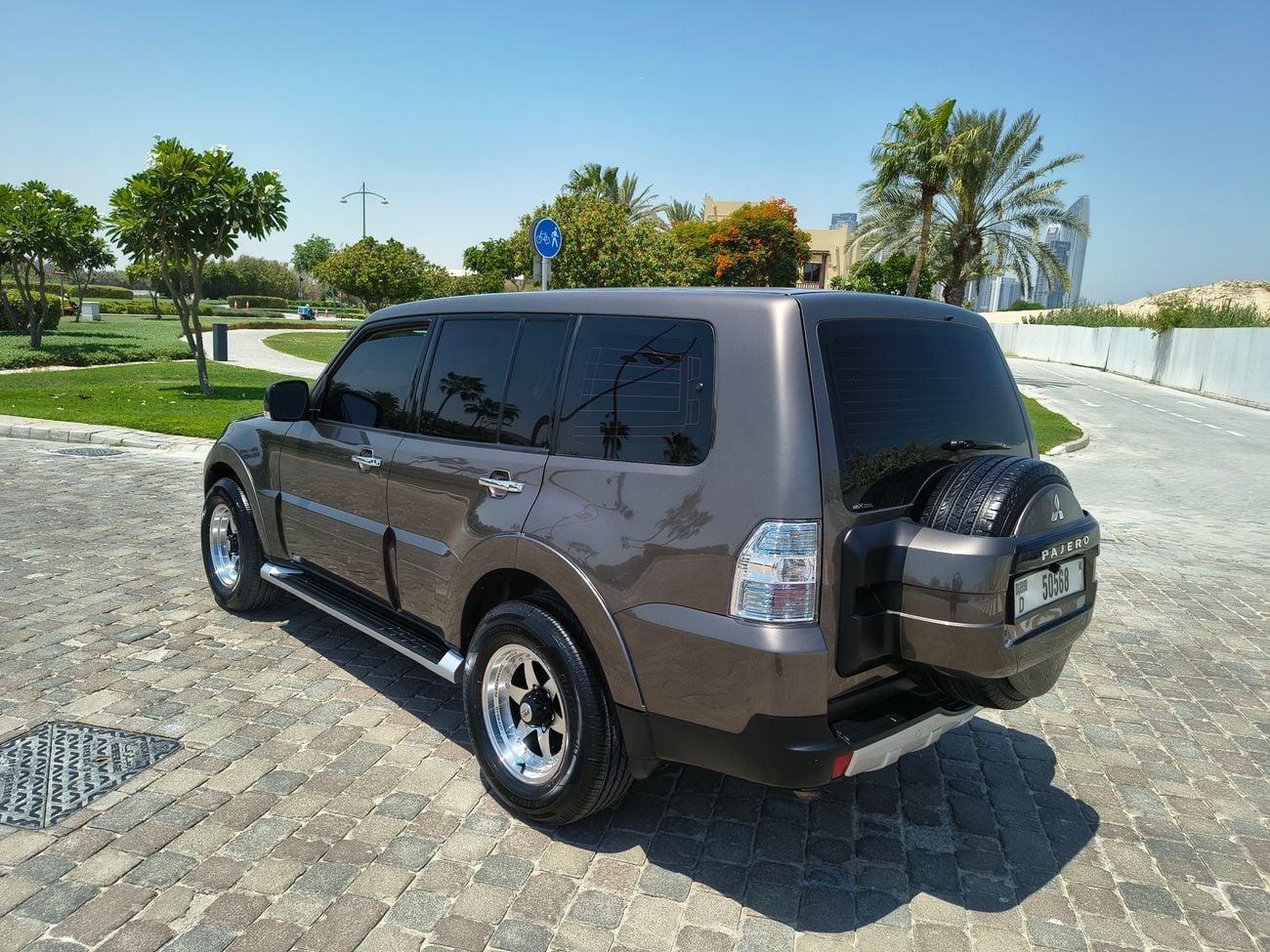 Mitsubishi Pajero GLS MIDLINE