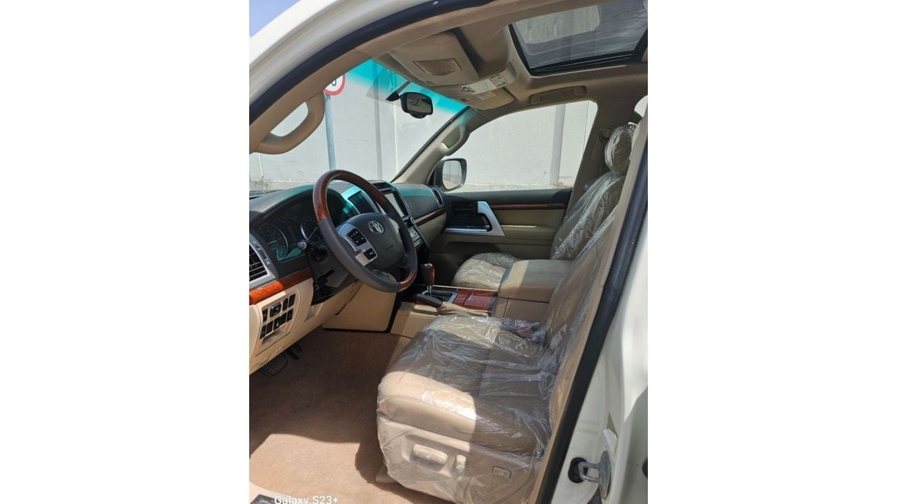 تويوتا لاند كروزر 2015 gxrv8