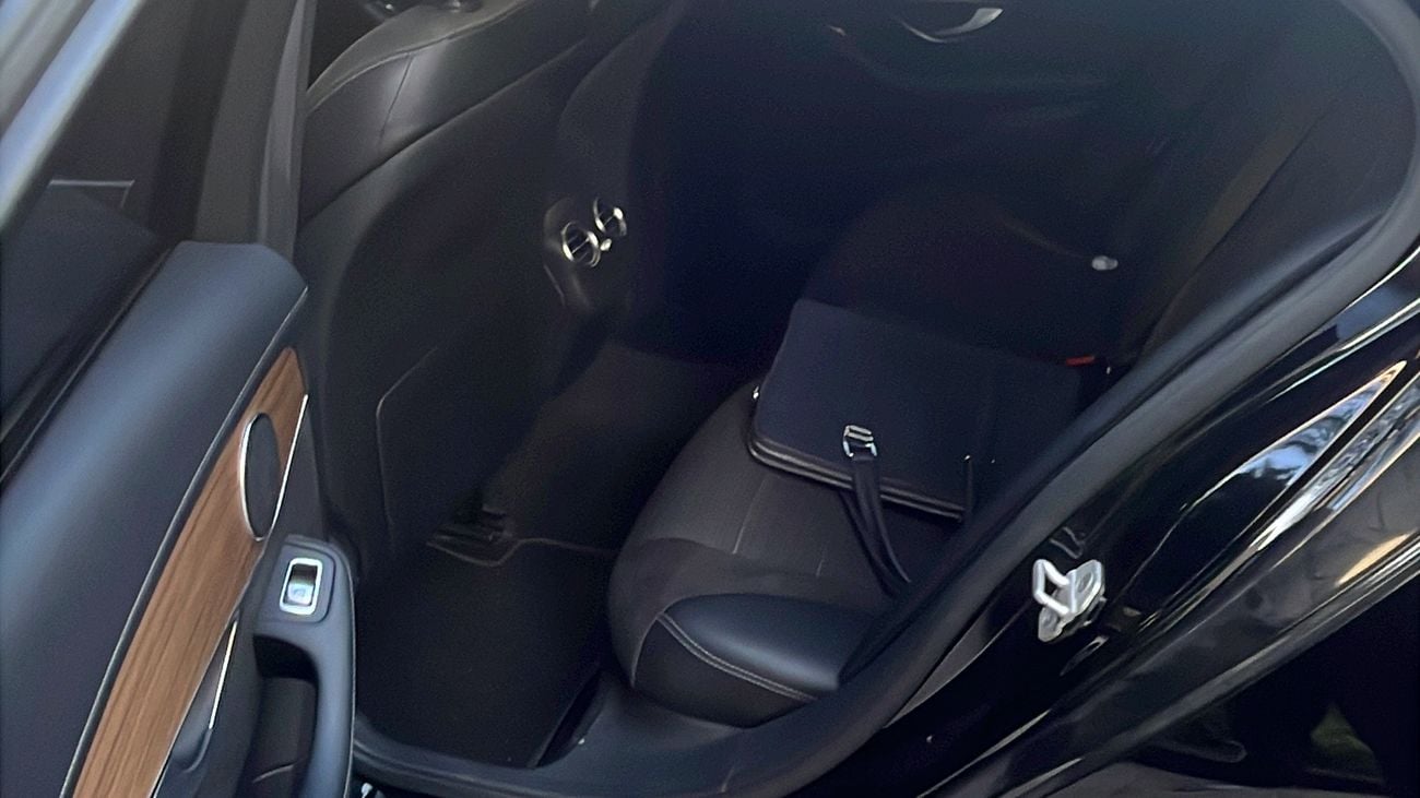 Mercedes-Benz C 200 Mid Trim