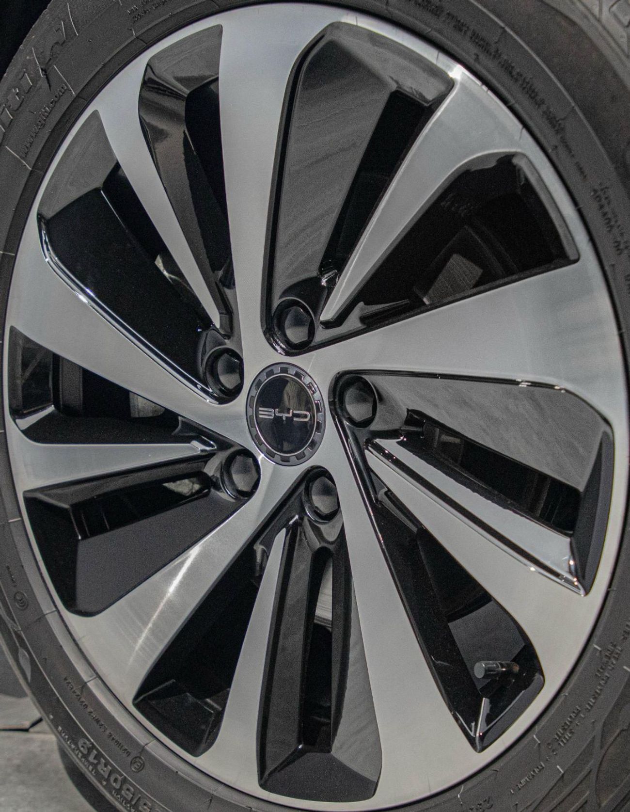 BYD Song L 1,650x60 • 20% DP • 2025 BYD Song Plus DM-I 1.5L 197 BHP • BYD Warranty + Service Contract • GCC