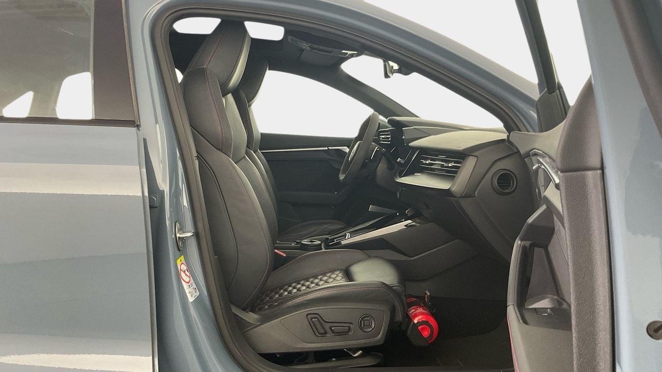 أودي RS3 TFSI quattro | شامل الضمان | 0 ﺪﻔﻋﺓ ﺃﻮﻟﻯ