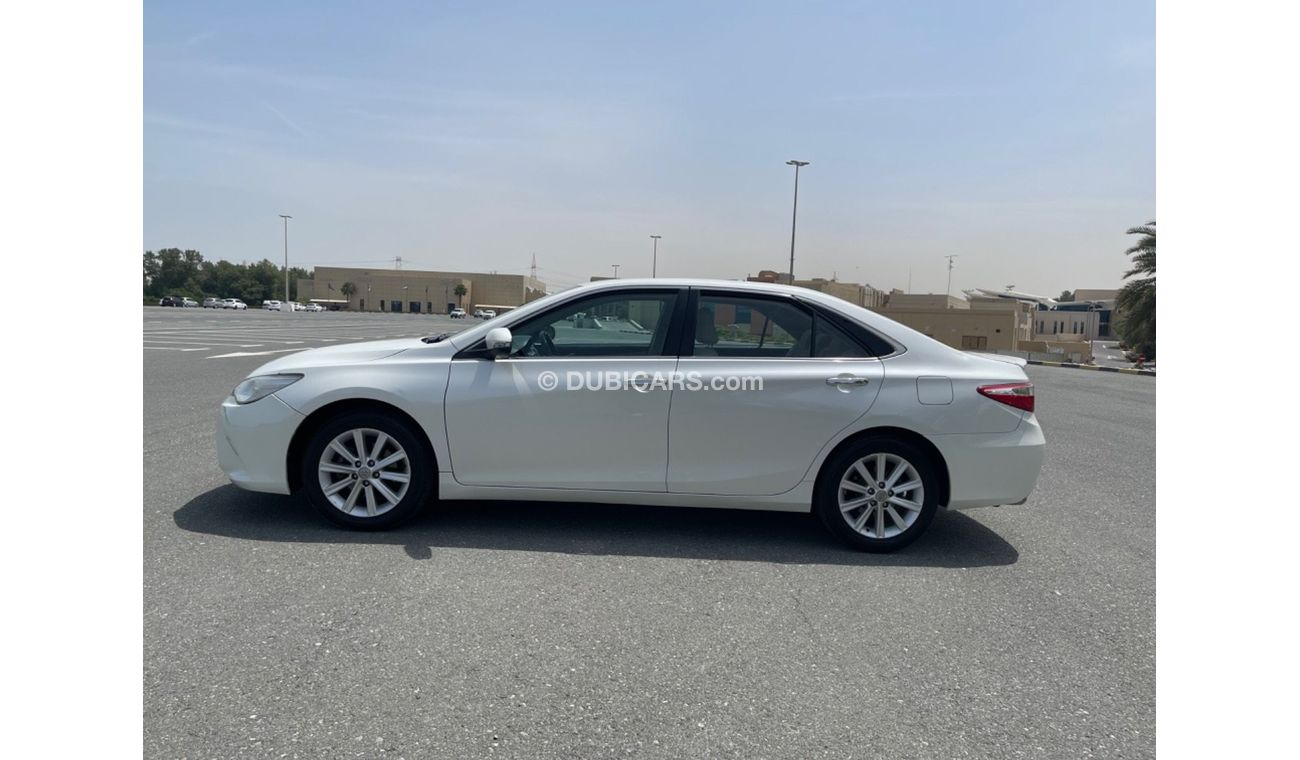 تويوتا كامري SE