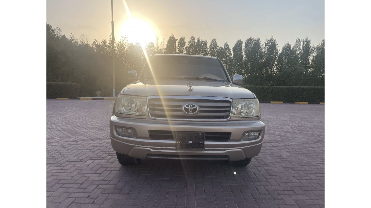 Toyota Land Cruiser TOYOTA LAND CRUISER 2006 GCC V6. 3,5  Excellent Condition   * CAR IN VERY GOOD CONDITION, BUY AND DR