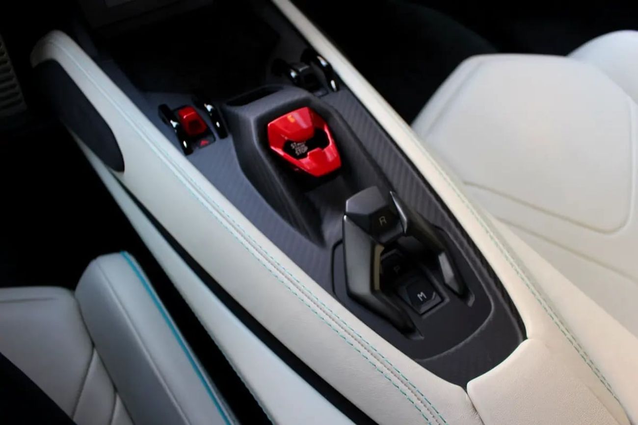 Lamborghini Revuelto