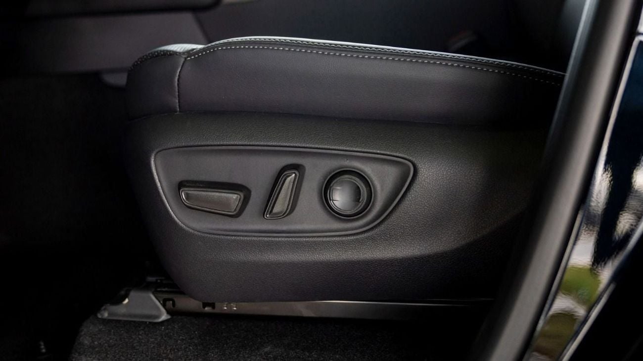 تويوتا لاند كروزر Toyota Land Cruiser VXR 3.3L AT Diesel 2025