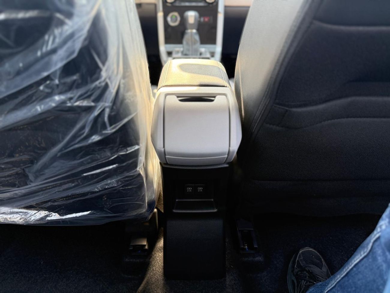 Toyota Veloz VELOZ - V Full Option 1.5L 4 Cylinders - 7 Seats 2025 Model