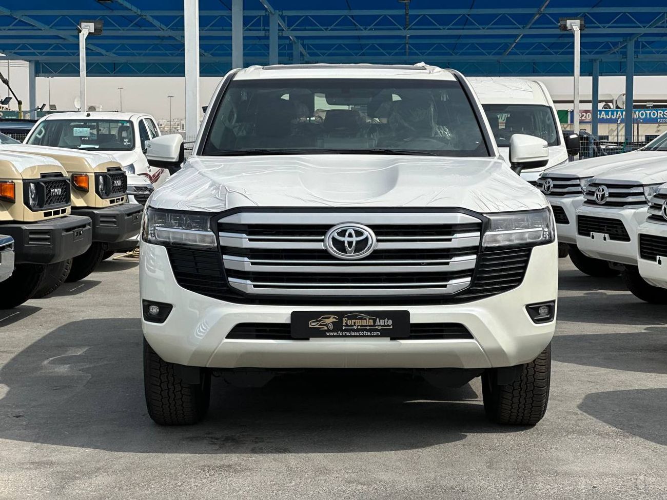 تويوتا لاند كروزر GXR 3.5L PTR A/T // 2026 // STD with Sunroof , Cool Box , Cruise Control // Special Offer // By Form