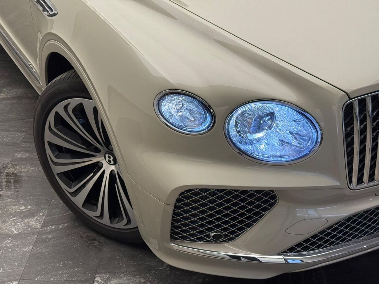 Bentley Bentayga AZURE