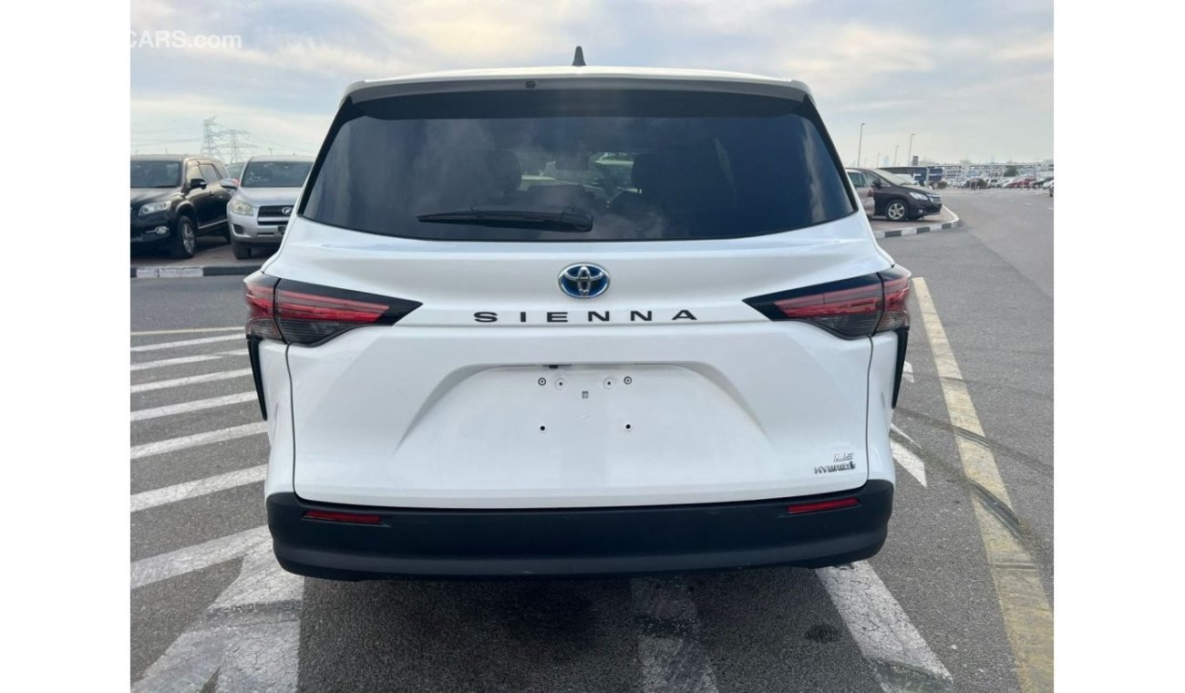 تويوتا سيينا 2021 Toyota Sienna LE Hybrid 2.5L V4