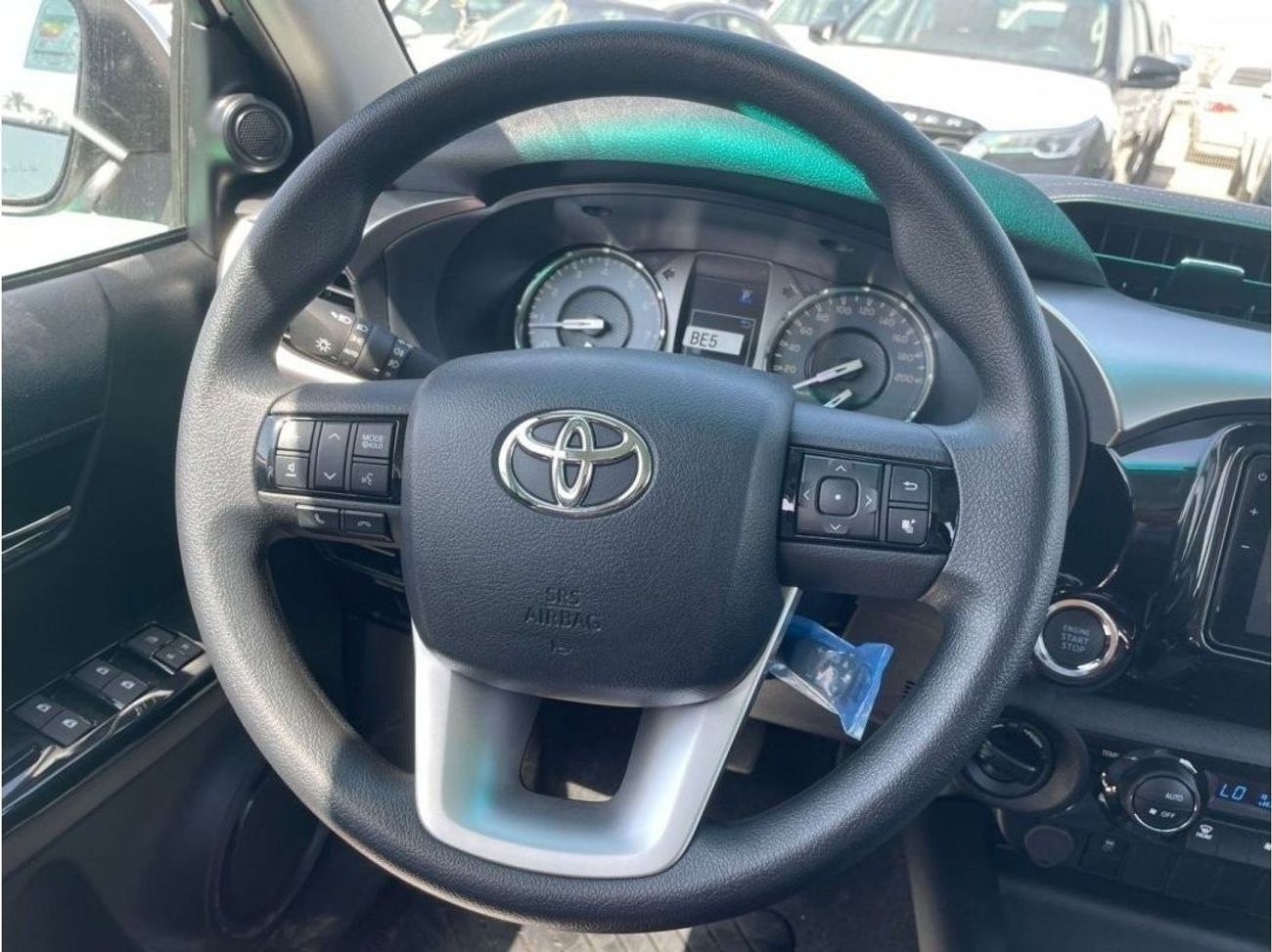 Toyota Hilux 2024 TOYOTA HILUX 2.7L petrol  automatic  4x4 full option   with bush start