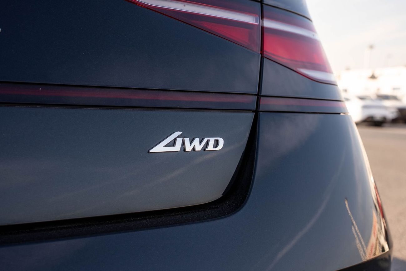 جينيسس G90 Royal AWD 2023 GCC Low Mileage 3.5L V6