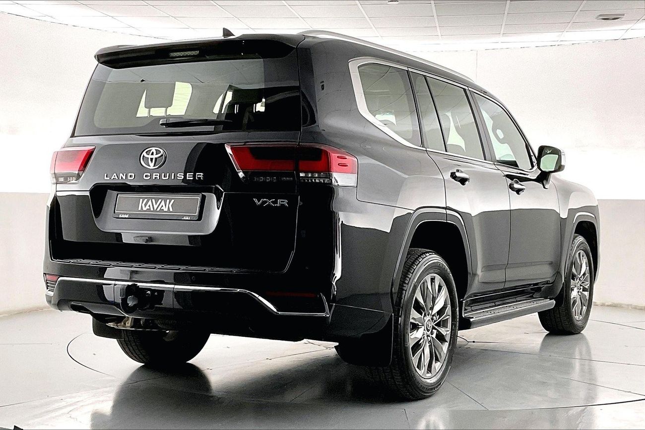 تويوتا لاند كروزر VXR | سنة ضمان مجانية | 0 دفعة أولى | سياسة الإعادة بعد 7 أيام