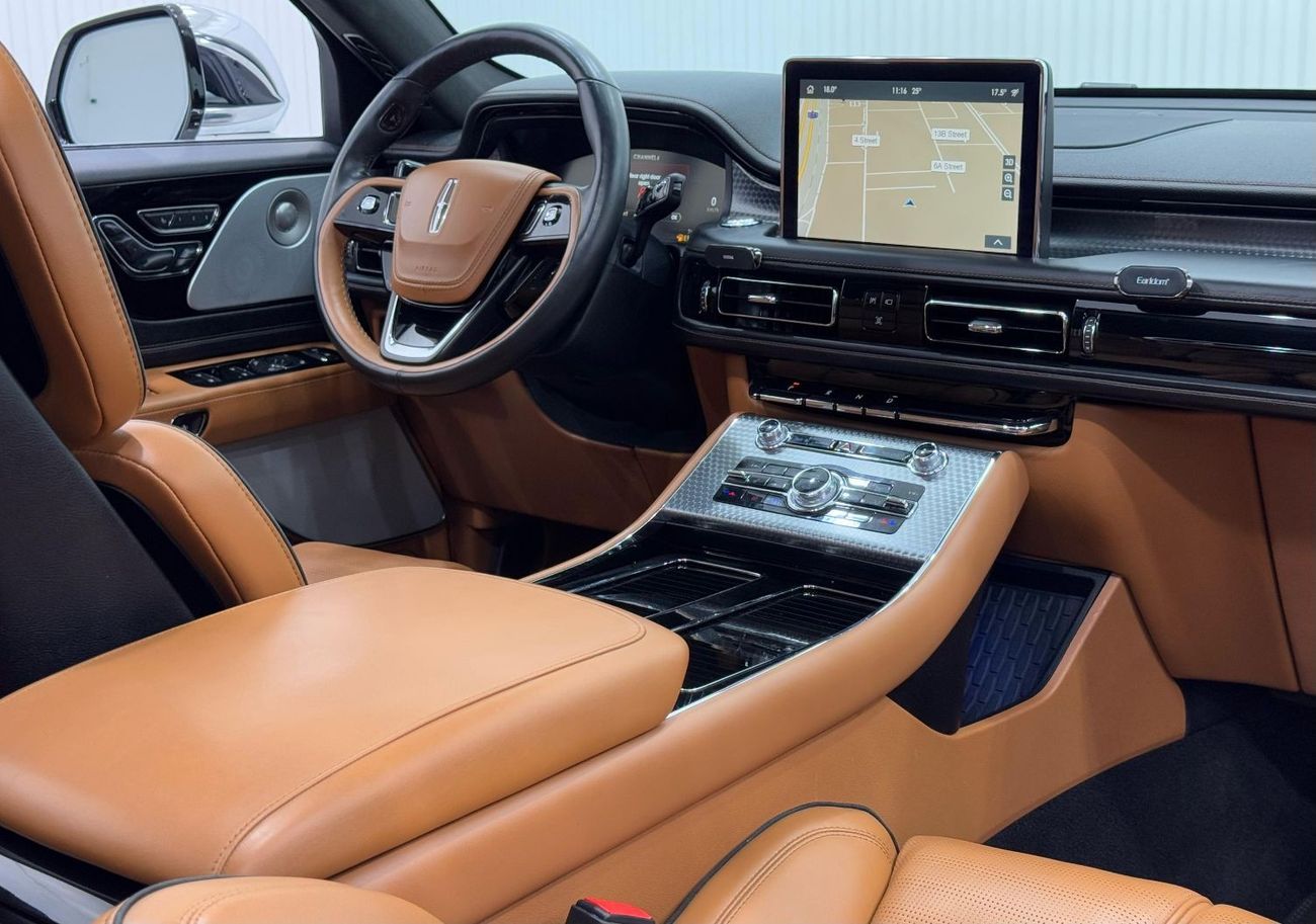 Lincoln Navigator Presidential 3.5L 2020 Lincoln Navigator Presidentail, Warranty, Service History, Excellent Conditio