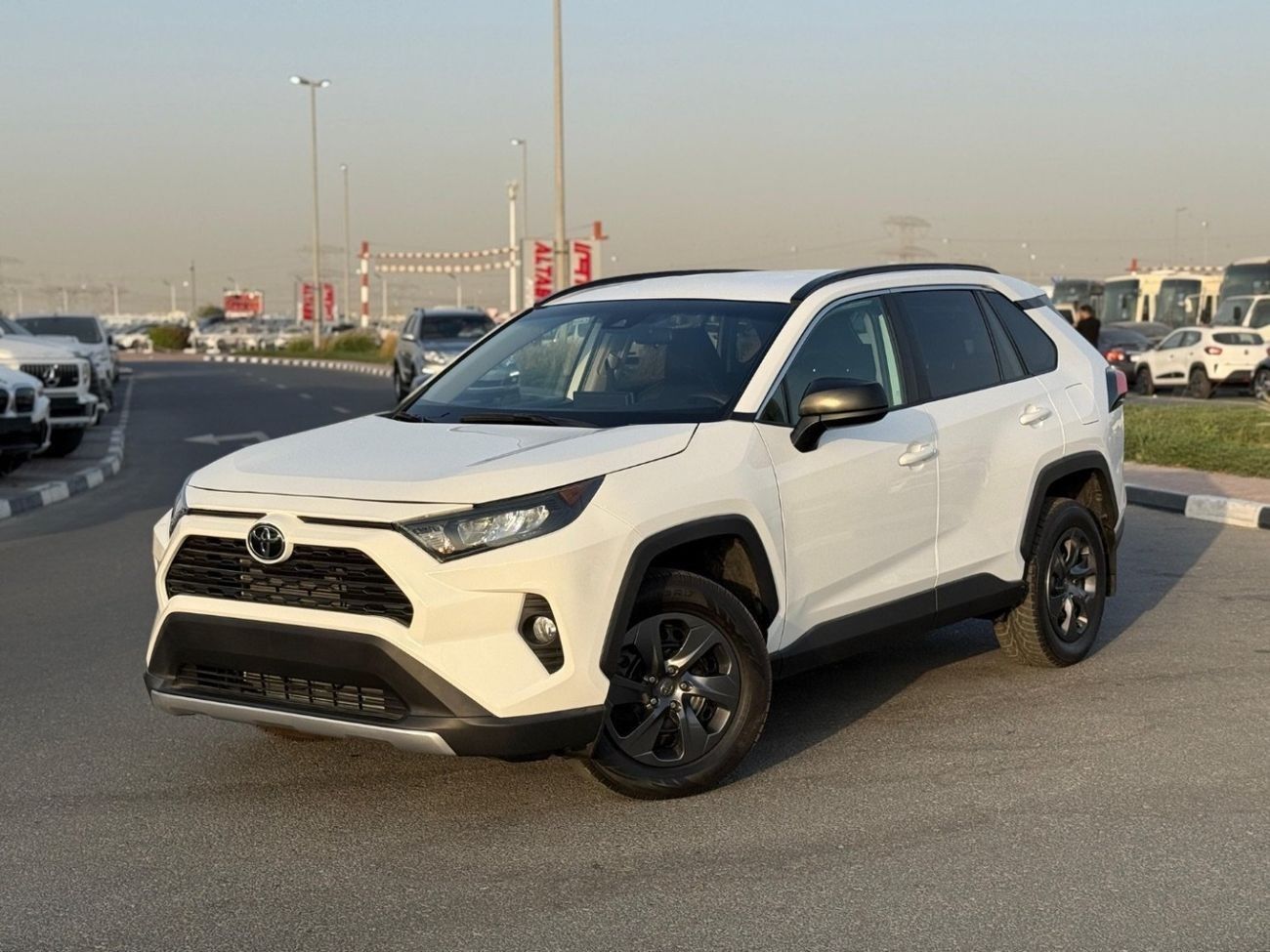 تويوتا راف ٤ 2021 leather seats rear view camera, low mileage