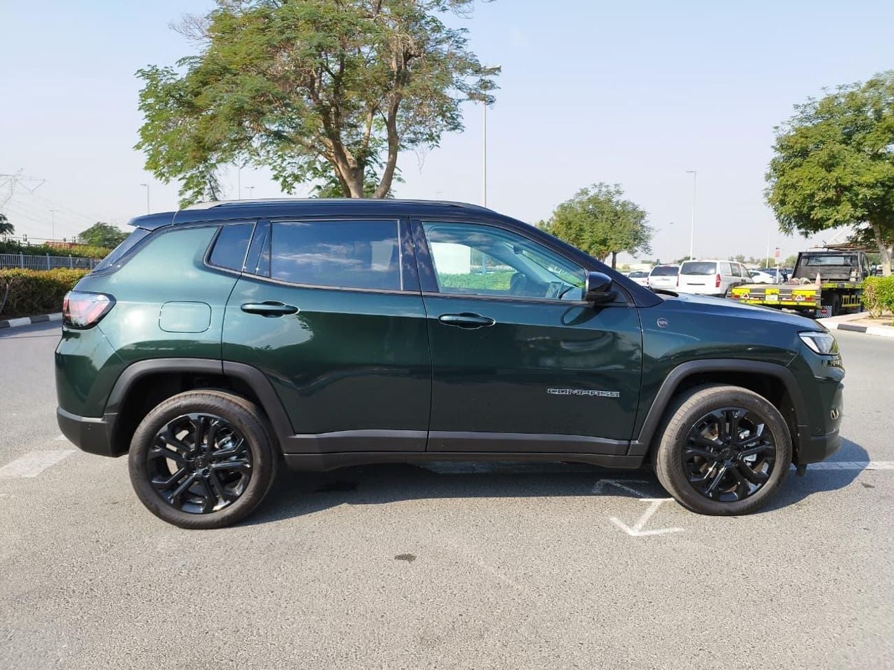 جيب كومباس Jeep Compass Hybrid BLUG IN ( BRAND NEW )